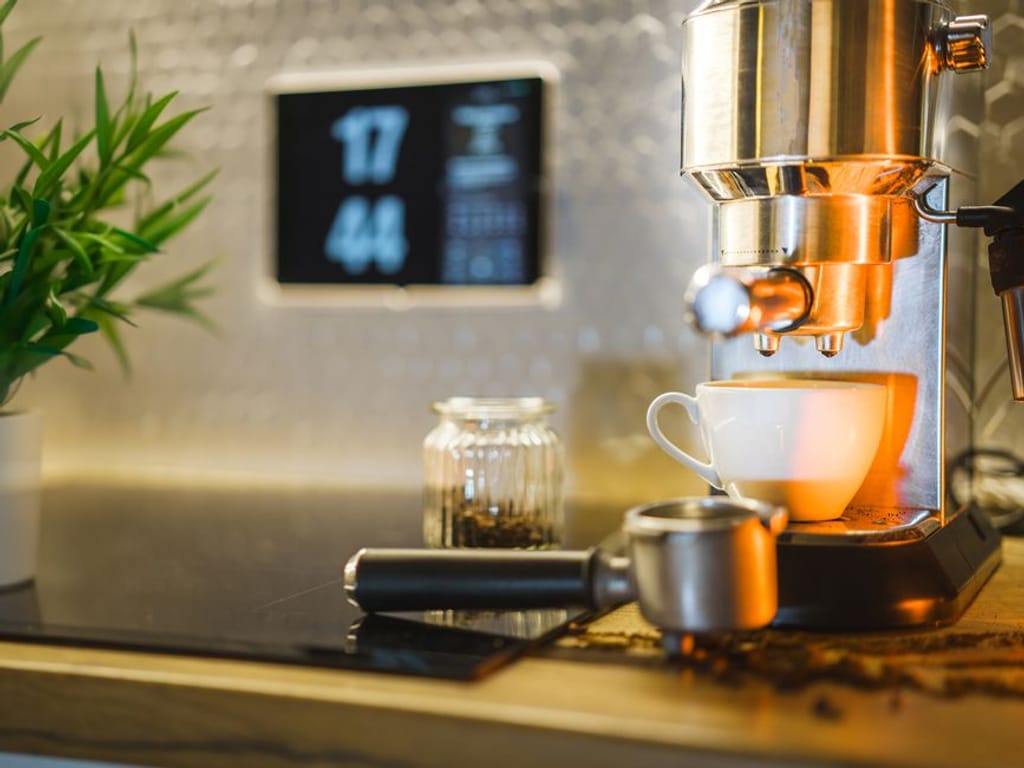 Jakub Zerdzicki באתר PEXELS coffee machine kitchen counter